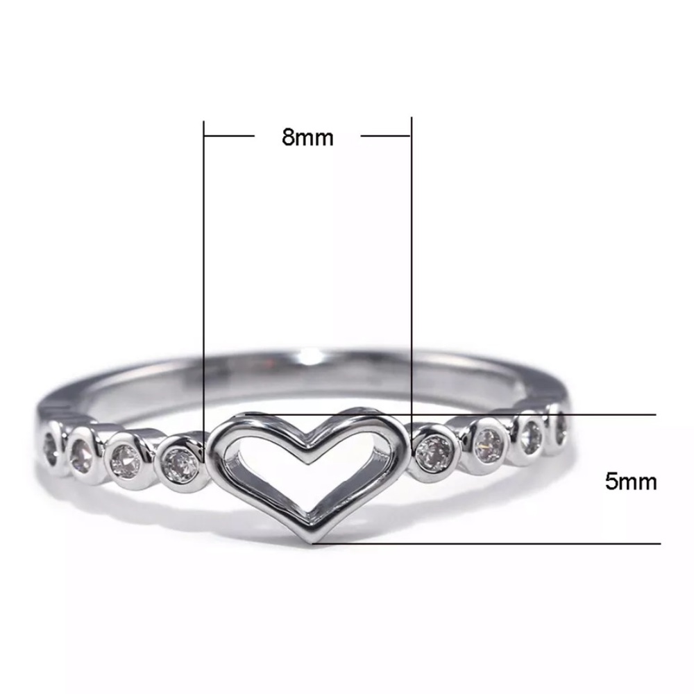 NEW Silver Heart Ring | Size 7-8 - Picture 4 of 5